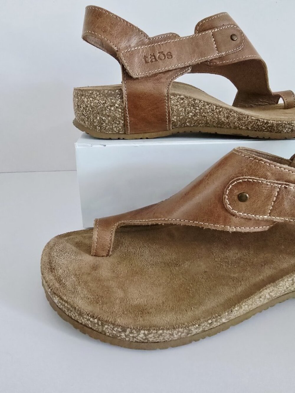Taos Fame Tan Brown Toe Loop Leather Cork Sandals 9 9.5 40 Shoes Womens - Picture 3 of 10